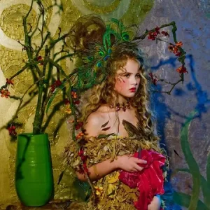 Klimts Muses - Portrait of Lena Prix Choc